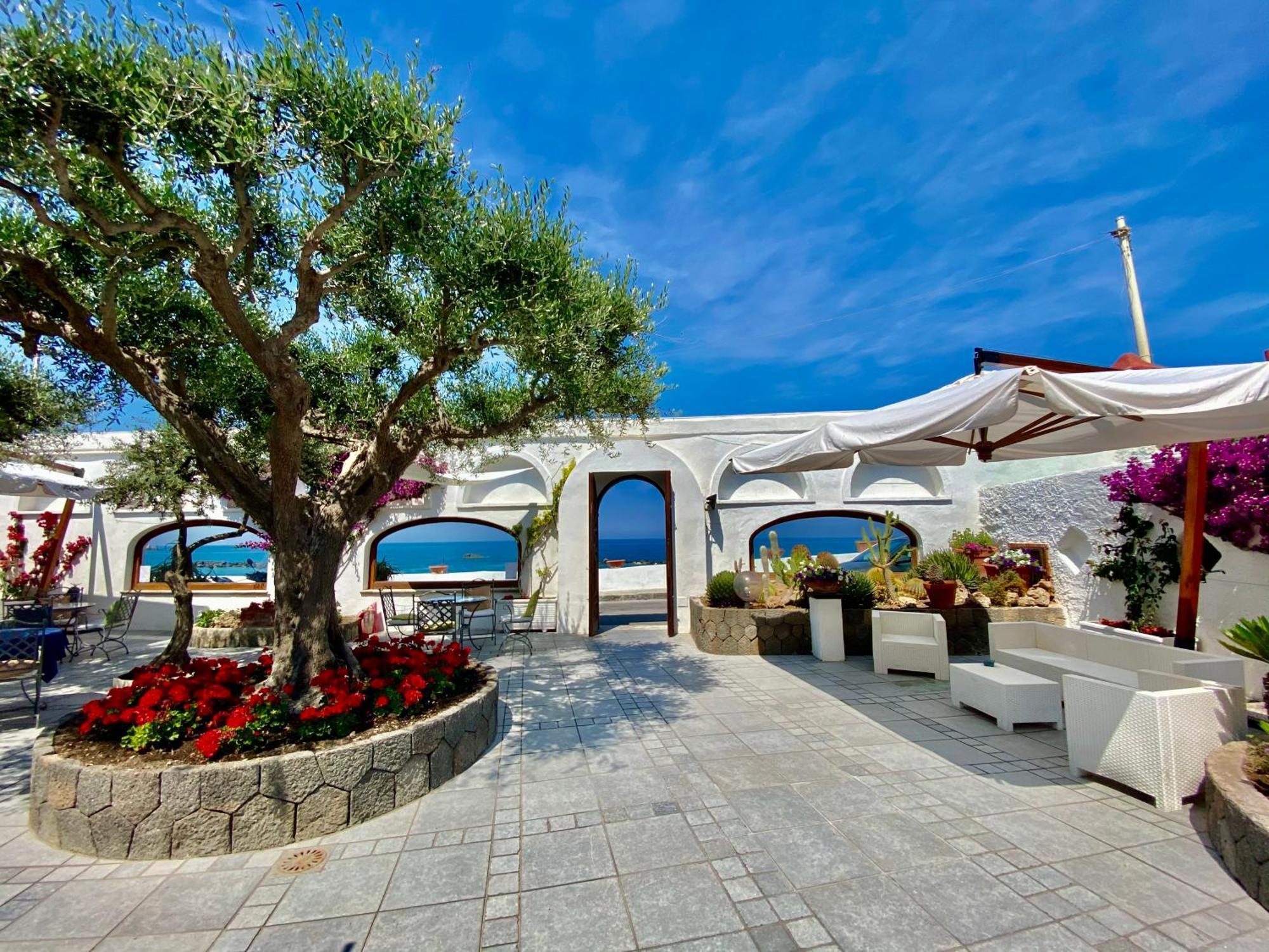 Hotel La Scogliera Forio di Ischia Esterno foto